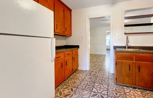 2 beds, 1.5 baths, $1,900