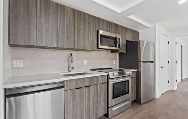3 beds, 2 baths, 785 sqft, $2,545, Unit 5950-104