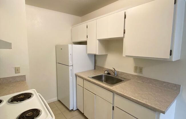 1 bed, 1 bath, $895