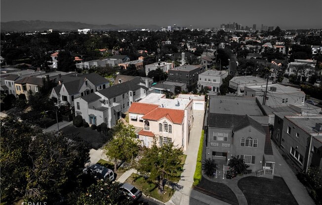 1038 S CITRUS AVE