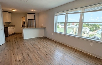 1 bed, 1.5 baths, 620 sqft, $2,595, Unit 415