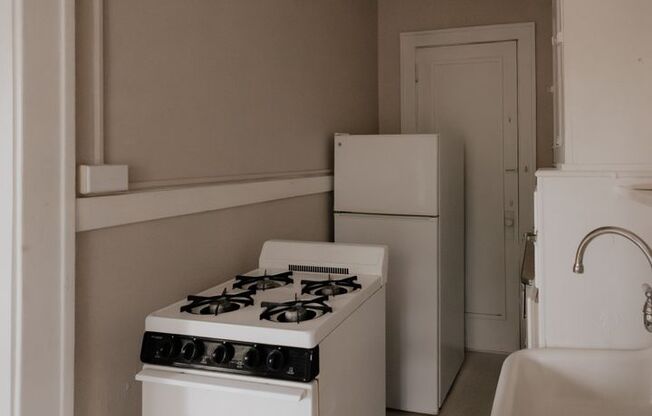 Studio, 1 bath, 339 sqft, $850, Unit 203