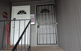 2 beds, 1 bath, 889 sqft, $1,195, Unit 04