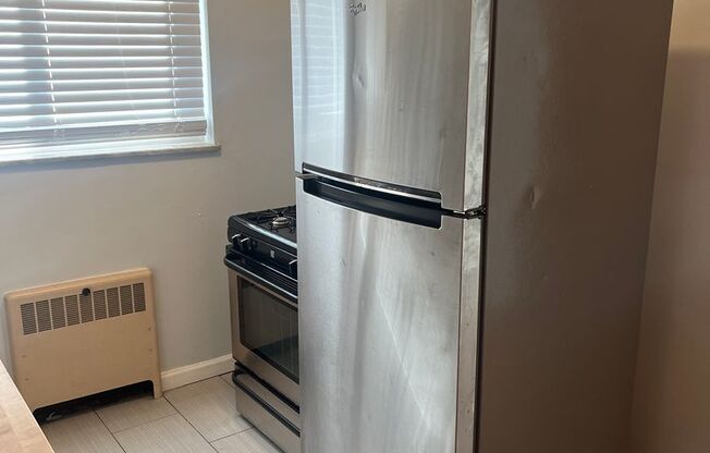 1 bed, 1 bath, $850, Unit 2