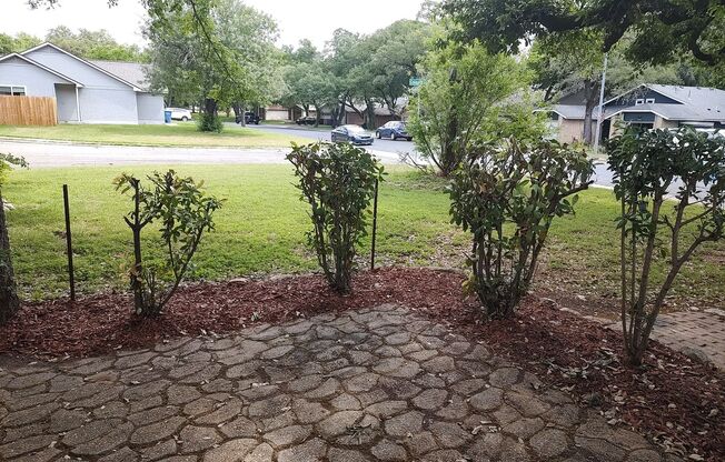 Updated duplex in South Austin Manchaca & Slaughter area.