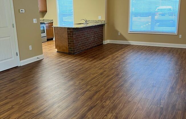 1 bed, 1 bath, 985 sqft, $895, Unit 207