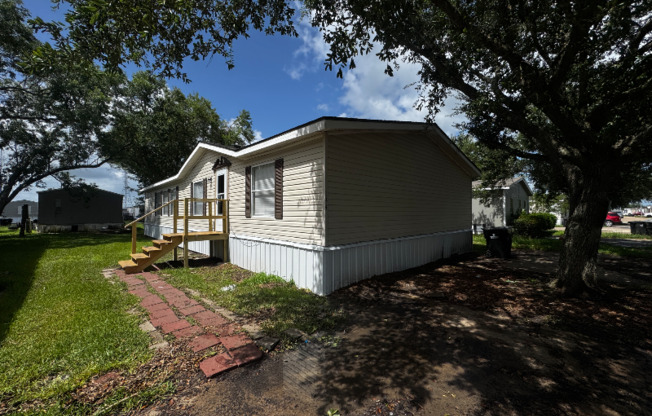 144 FOX MDW DR