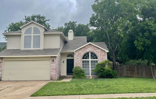 Nice 2 Story Home in Arlington ISD