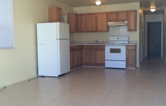 2 beds, 1 bath, 700 sqft, $1,195, Unit 1628 Music St.