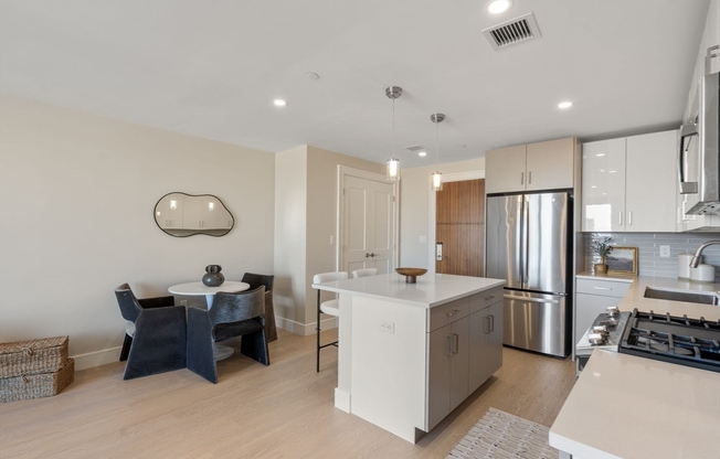 1 bed, 1 bath, 557 sqft, $3,700, Unit 601