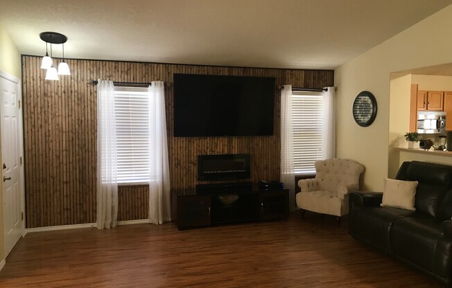 3 beds, 2 baths, $1,895