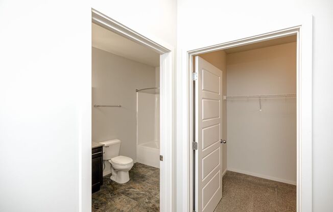 2 beds, 2 baths, 1,008 sqft, $1,730, Unit 232