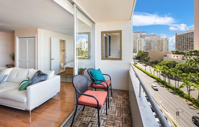 2 beds, 1.5 baths, $3,100, Unit # 706