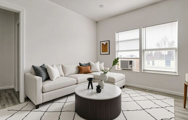 2722 E Vickery