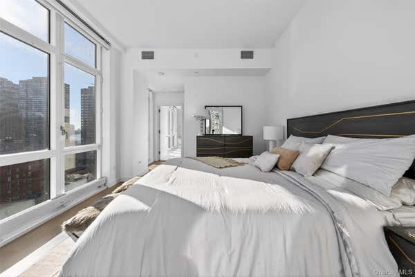 2 beds, 2 baths, 1,268 sqft, $11,500