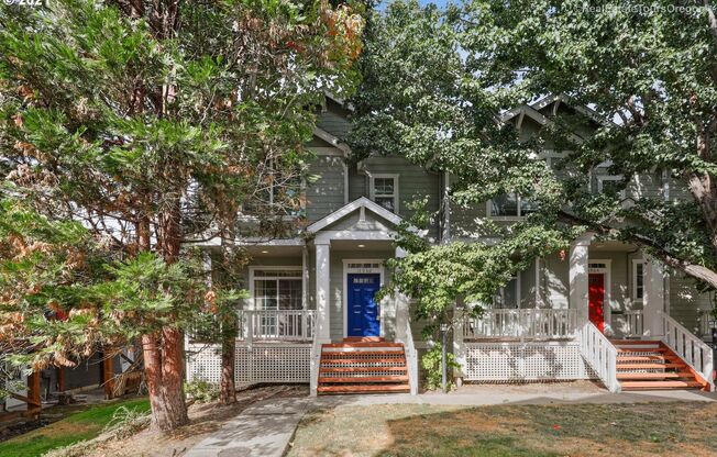 Stunning 3 Bedroom Merlo Station Townhouse in Beaverton
