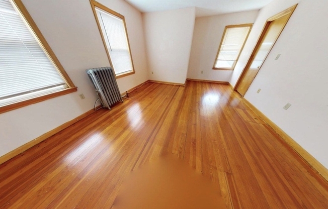 4 beds, 1 bath, 1,900 sqft, $4,300, Unit 2