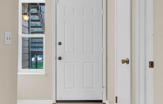 Spacious & Stylish 3-Bedroom Condo in Gunbarrel – Available Now!