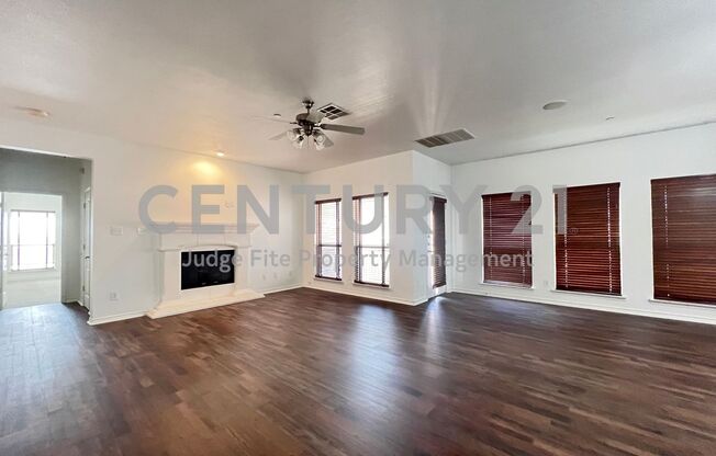 Half Off Your 2nd Month's Rent! Exquisite 2-Story 3/2.5/2 Townhome in Frisco's Bella Casa For Rent!