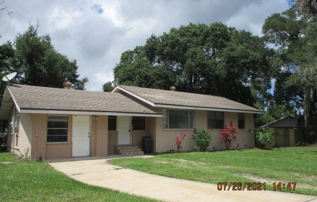 3 Bedroom, 2 bathroom with mother-in-law apartment Ormond Beach