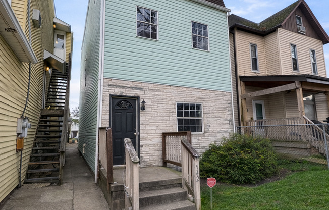 542 5th Avenue (Full Service)
