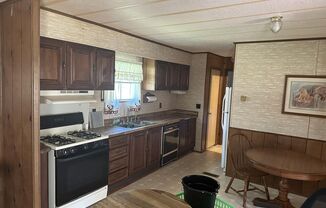 2 beds, 2 baths, $1,400