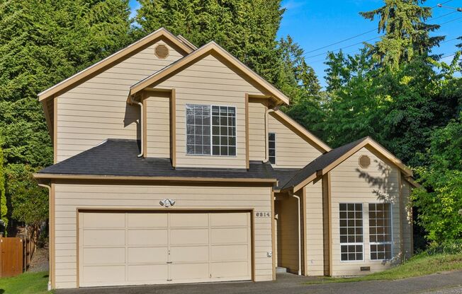 Beautiful 3-bedroom, 3-bath home on corner lot!
