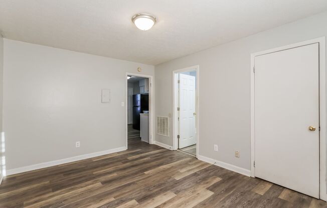 1 bed, 1 bath, 560 sqft, $665, Unit A06
