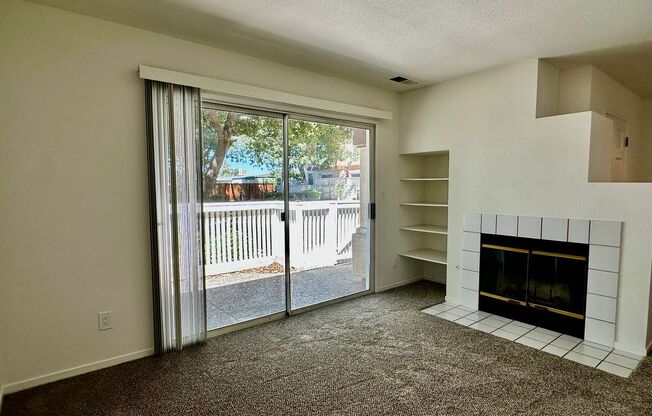 Townhouse Located in Santa Teresa with New Carpets and New Appliances