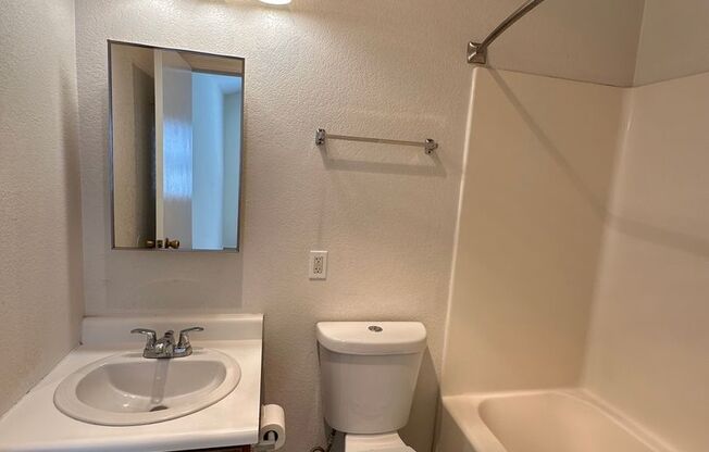 1 bed, 1 bath, 500 sqft, $2,700