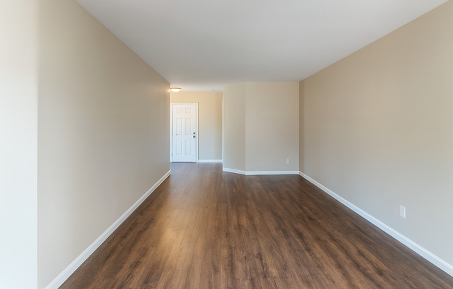 7 Bed 3 Bath House on Tipton- Great for Big Groups!!