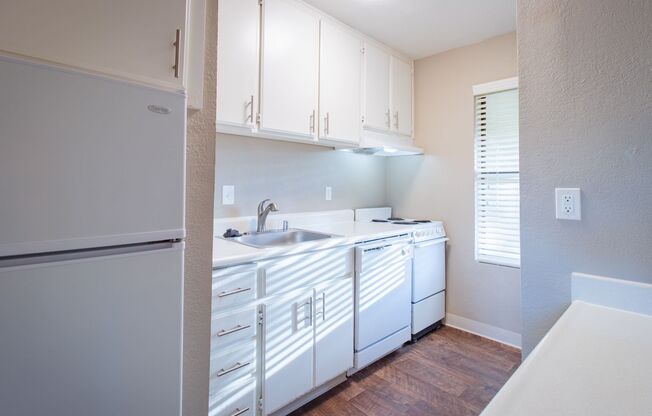 1 bed, 1 bath, $1,295, Unit 53