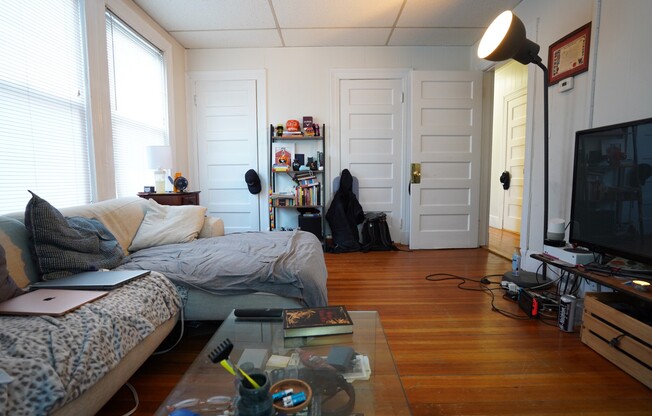 1 ASHFORD CT