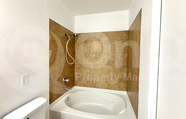 2 beds, 2 baths, 1,083 sqft, $1,595, Unit 2042