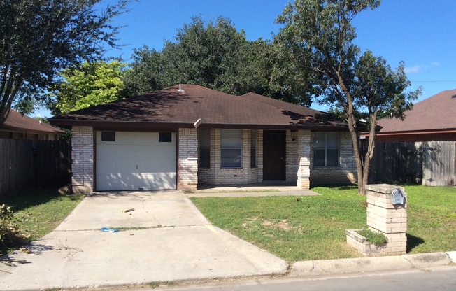 3 beds, 2 baths, $1,350