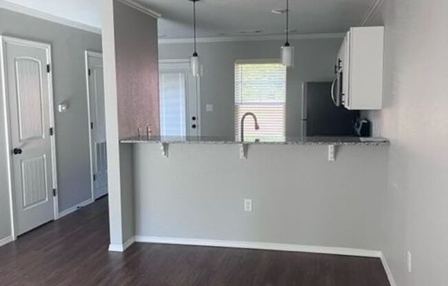 2 beds, 1.5 baths, 916 sqft, $1,095, Unit 1631 Jackson