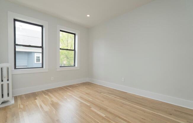 3 beds, 1 bath, 795 sqft, $3,850, Unit 6