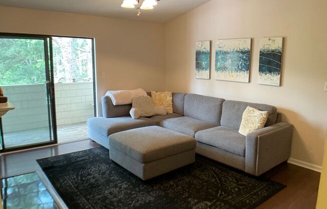 2 beds, 2 baths, $1,595, Unit Unit 1A32