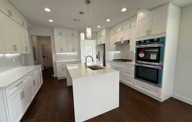 New Construction 2025: 5BR + Main-Level Office Amity OR