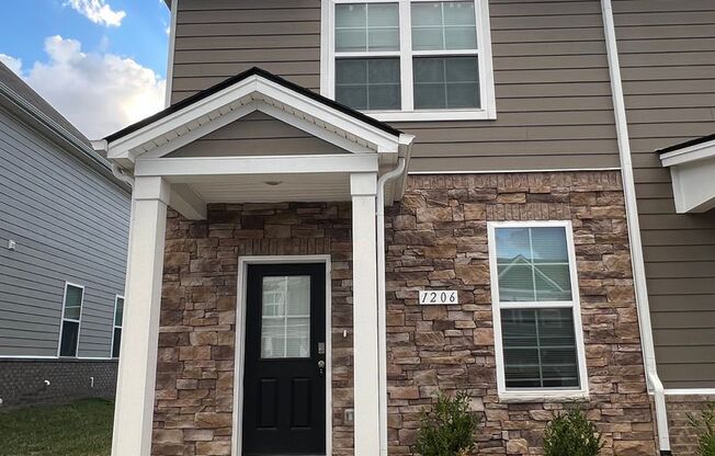 End Unit Columbia Townhome w/ Community Pool!