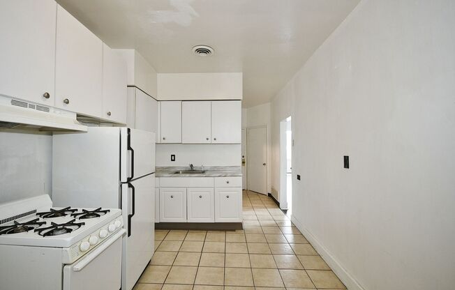 2 beds, 1 bath, $1,200