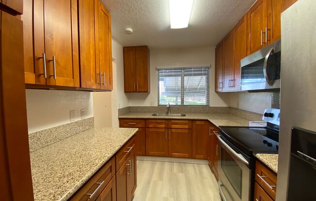 TOWNHOUSE - 2 BED/ 2 BATH/ 2 PARKING AT ALII PLANTATION (JUST LISTED)