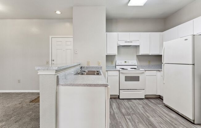 2 beds, 1 bath, 787 sqft, $1,082