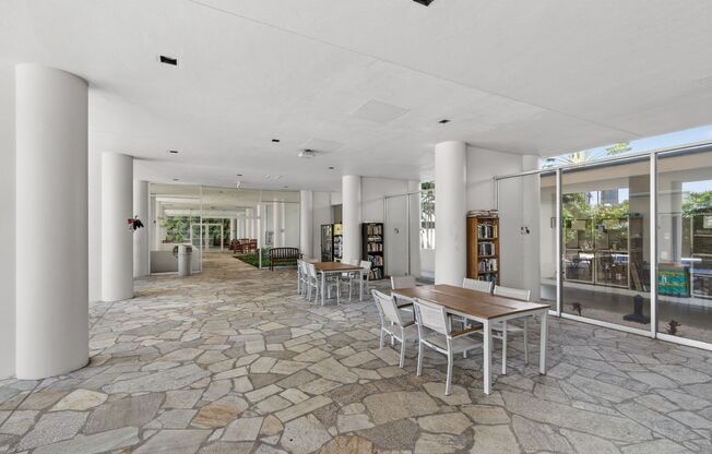 2 beds, 2 baths, $4,200, Unit # PENTHOUSE 8