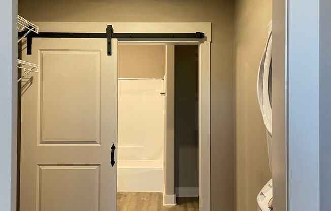 1 bed, 1 bath, 708 sqft, $865, Unit 213