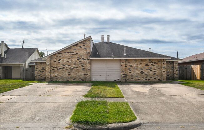 Southwest Houston 2 bedroom Brick Duplex with Private Yard