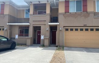 2 Bed 2 Bath Condo in Southeast Denver