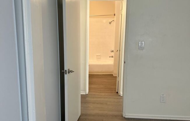 1 bed, 1 bath, $2,000, Unit 218