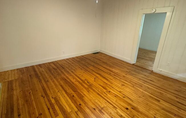 Quiet Forested 2 Bedroom Unit