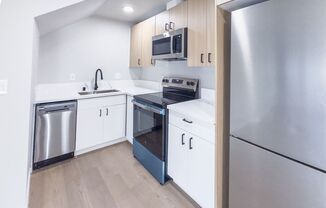 Stylish Living Near the Coast – Modern Studio Units at 1500 Venice Blvd